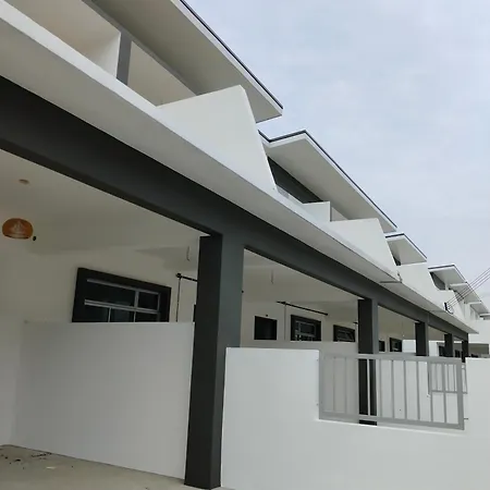 Daisy Homestay Kota Tinggi Exterior photo